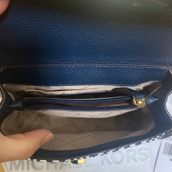 EUC Michael Kors Blue Navy and White Kinsley XS satchel. - Picture 9 of 17